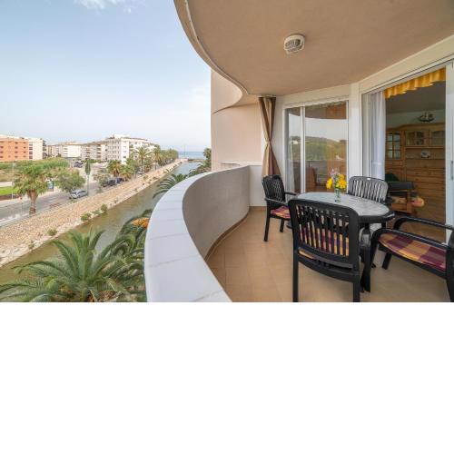 Beach apartment Calafell center with parking