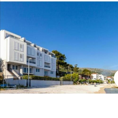 Beach apartment Podstrana Split