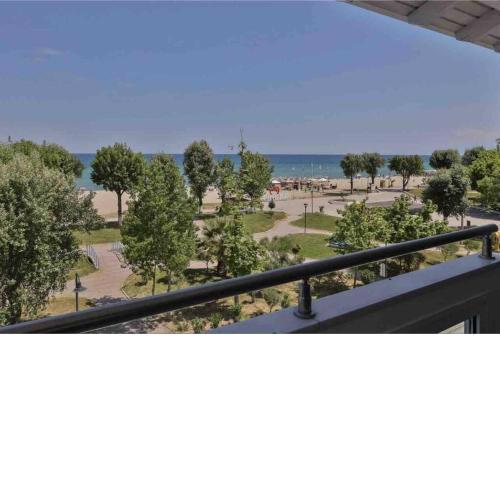 Beach Apartment with Seaview I