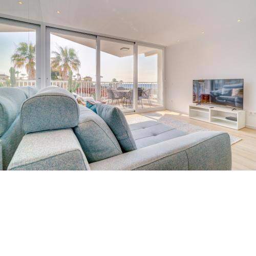 Beach Front Flat with Sea Views