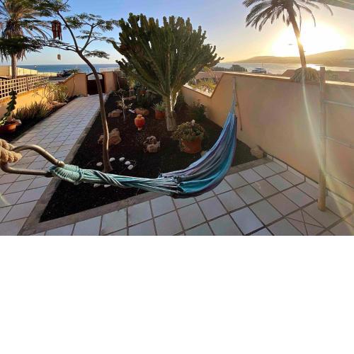 BEACH FRONT GRANILLO - ocean view, garden, bright and comfortable, Wi-Fi