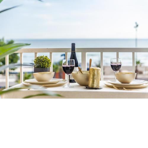 Beach Front Paseo Maritimo Fuengirola Apartment