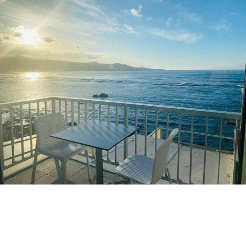 Beach Front Studio. OceanView Terrace. FastWifi