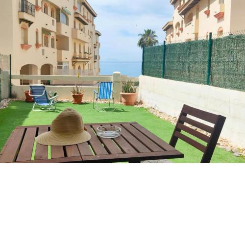 Beach front & swimming pool - pearl of El Pinacho