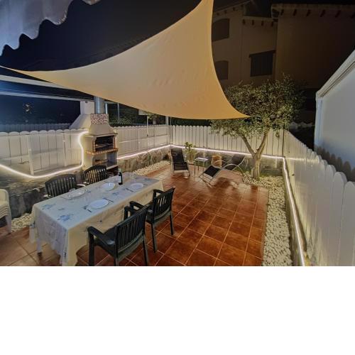 Beach House Roda de Bera