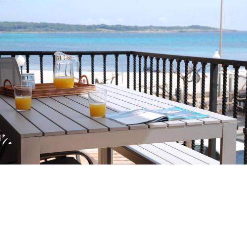 Beach house S'Illot