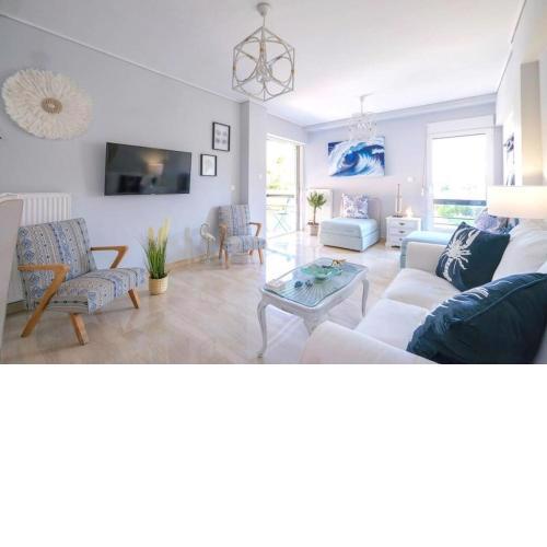 Beach luxe in Glyfada, Athens riviera by GHH