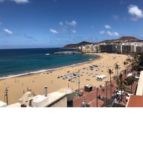 Beach Penthouse with big terrace!