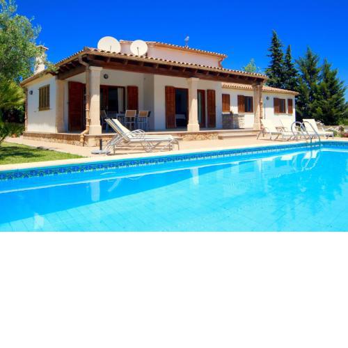 Beach Villa Can Carles
