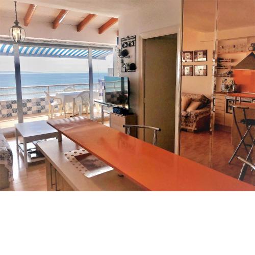 Beachfront and Peaceful Apartment