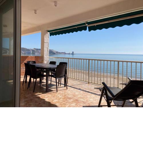 Beachfront and Renovated Apartment