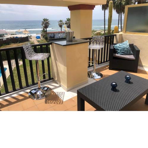 Beachfront Apartment - Sea Views - Marbella