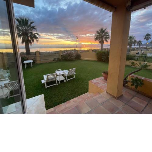 BEACHFRONT APARTMENT IN TARIFA, THREE BEDS, FREE wifi AND PARKING