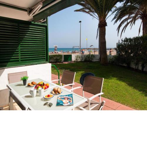 Beachfront Apartment Las Burras FA03