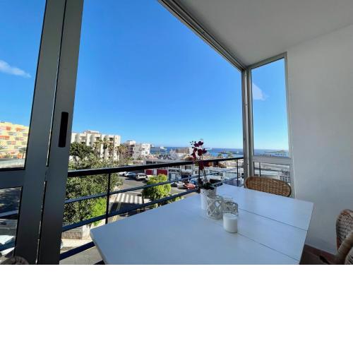 Beachfront apartment with ocean views