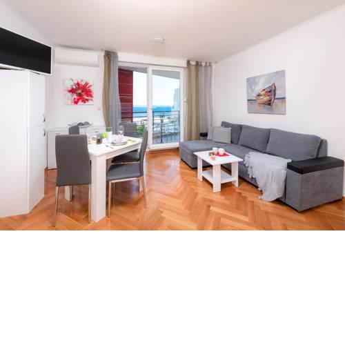 Beachfront Apartment Zeljko