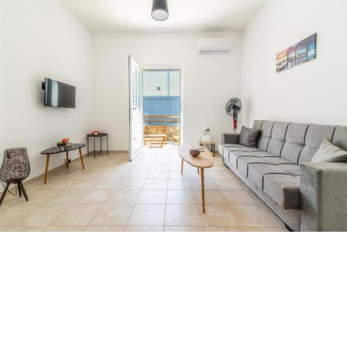 BeachFront Apt next to the Mall