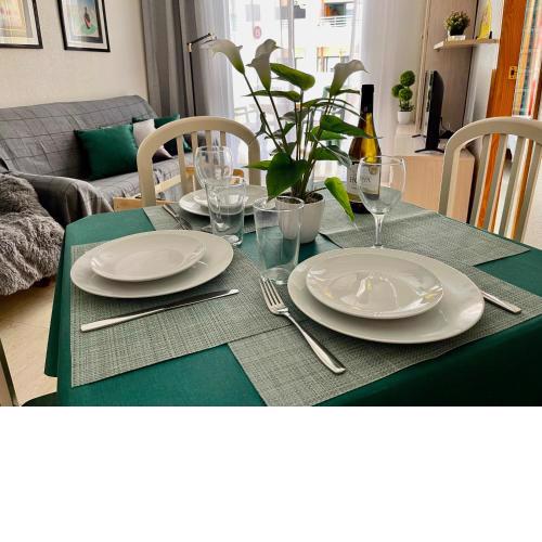 Beachfront Bliss - Beautiful Sea View Apartment with Pool