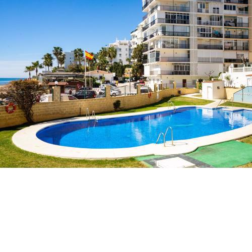 Beachfront Calahonda apartment