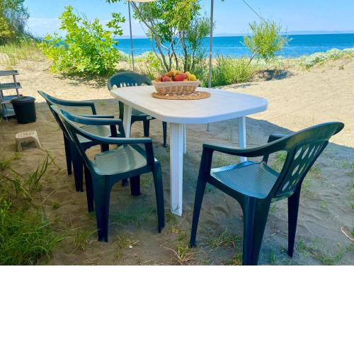 Beachfront Caravans - Meadow Camp