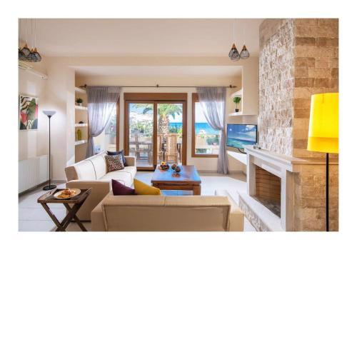 Beachfront Green apt-Ligaria beach