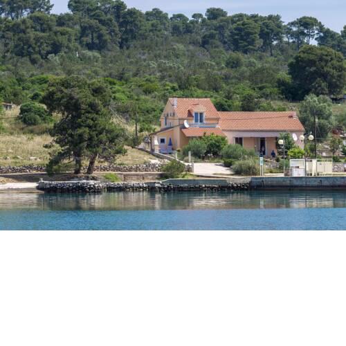 Beachfront Holiday House Zita