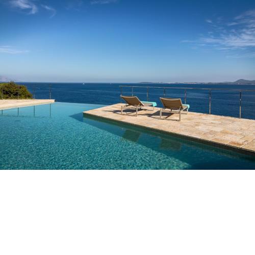 Beachfront & Infinity Pool Luxury Villa - Corfu