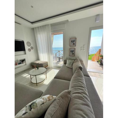 Beachfront Villa Athina