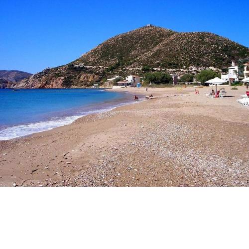 Beachfront Villa in Komi - entire home - $325