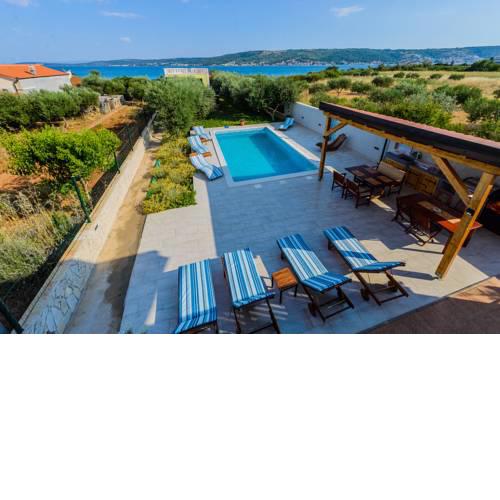 Beachfront Villa Mihovil - direct beach access and pool
