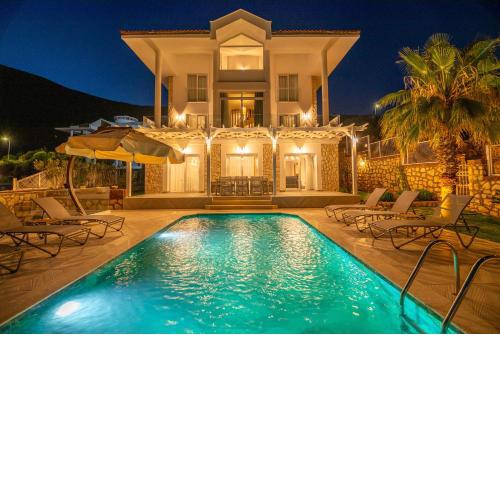 BEACHFRONT WHITE VILLA WİTH PRIVATE SWIMMING POOL