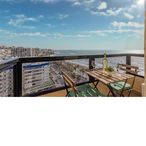 Beachfront with Spectacular views and Swimming pool