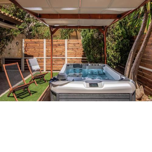 Beachside White apt-Ligaria beach