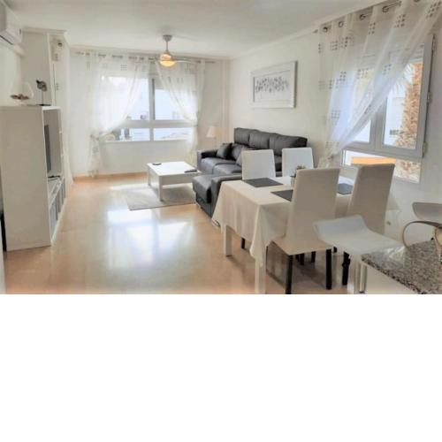 Beautiful 2 Bed Apartment on Villamartin Plaza
