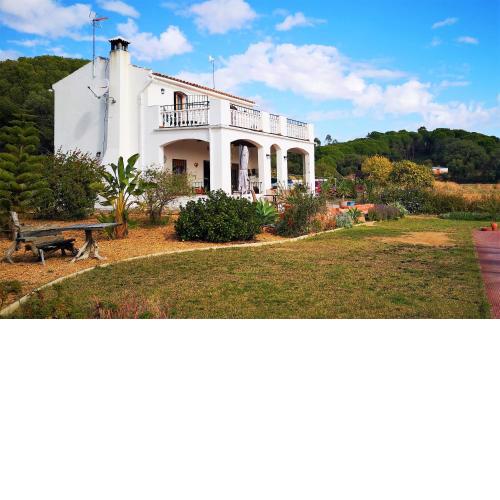 Beautiful 2-Bed Cottage in Villablanca