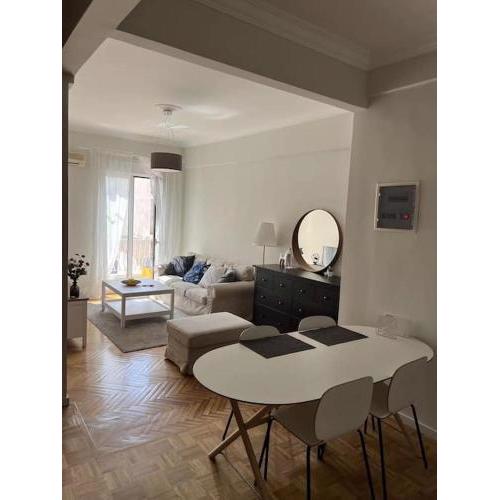 Beautiful 2-Bedroom Apartment close to Metro