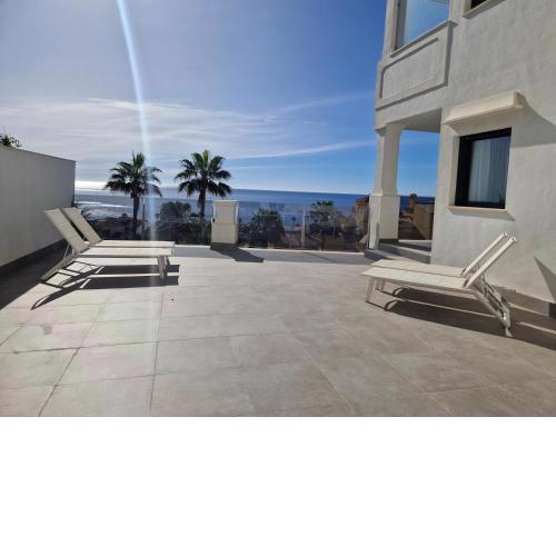 Beautiful 2 Bedroom in Blue Suites sea views