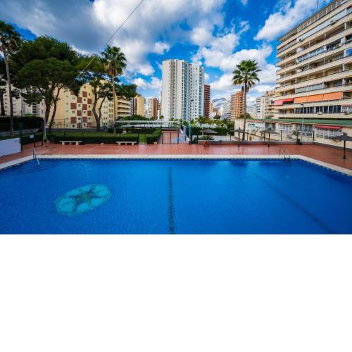 Beautiful 2 bedroom in Parque Loix 3 minutes walk to the beach