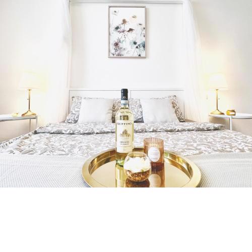 Beautiful 2 Bedroom Premium Apartment Best Central at the Duomo in Florence, Italy