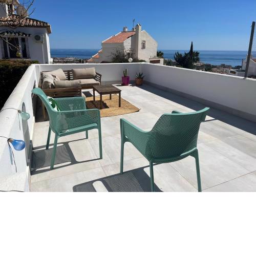 Beautiful 2 bedrooms apartment, amazing sea view terrace perfect for sunset