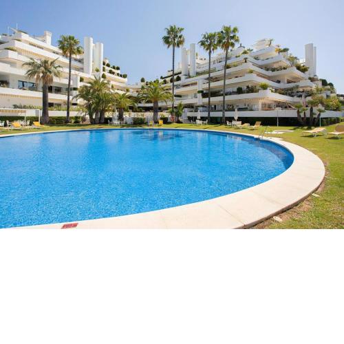 Beautiful 3BEDROOMS/2BATH/Golden Mile