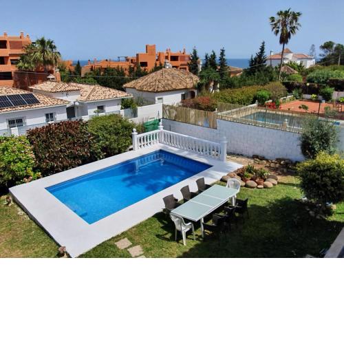 Beautiful 5 Bedroom Villa, Sea Views, Private Pool, Estepona newly refurbished