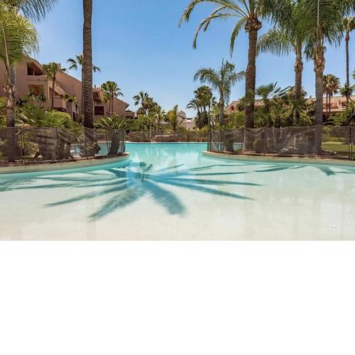 Beautiful 5 * Penthouse very near the beach