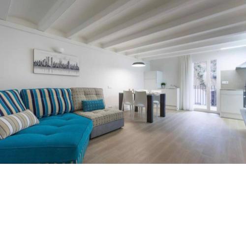 Beautiful and best location apt