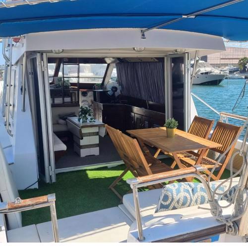 Beautiful and comfy boat in Barcelona