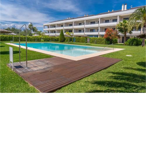 Beautiful apartment in Bahía de Jávea with Outdoor swimming pool, WiFi and 2 Bedrooms