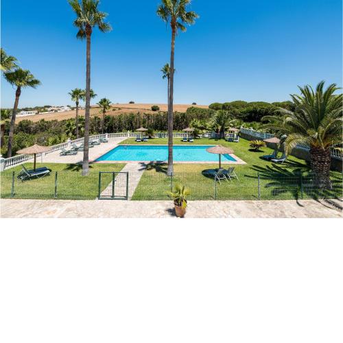Beautiful Apartment In Barbate With Outdoor Swimming Pool, Swimming Pool And 1 Bedrooms