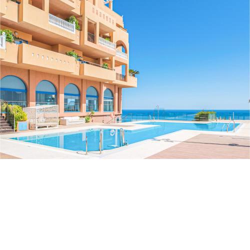 Beautiful Apartment In Benalmadena Costa With Outdoor Swimming Pool, Jacuzzi And Wifi