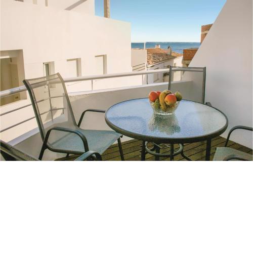 Beautiful apartment in Casarones with 2 Bedrooms