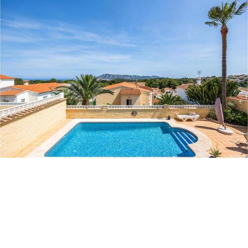 Beautiful Apartment In Cautivador With Wifi, Swimming Pool And 2 Bedrooms